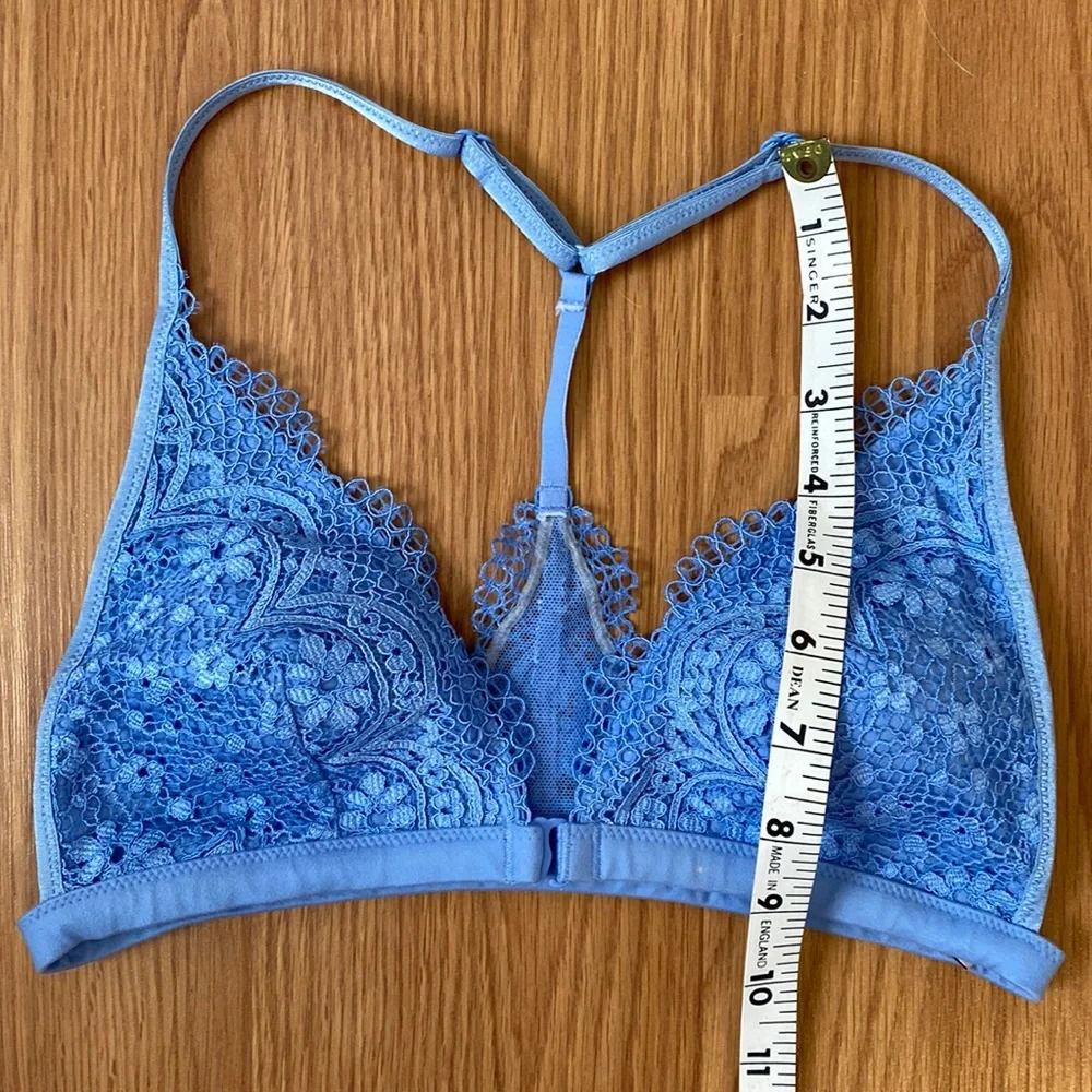 ❤️ Victoria’s Secret Blue Lace Racerback Bralette Size Small - Picture 4 of 8